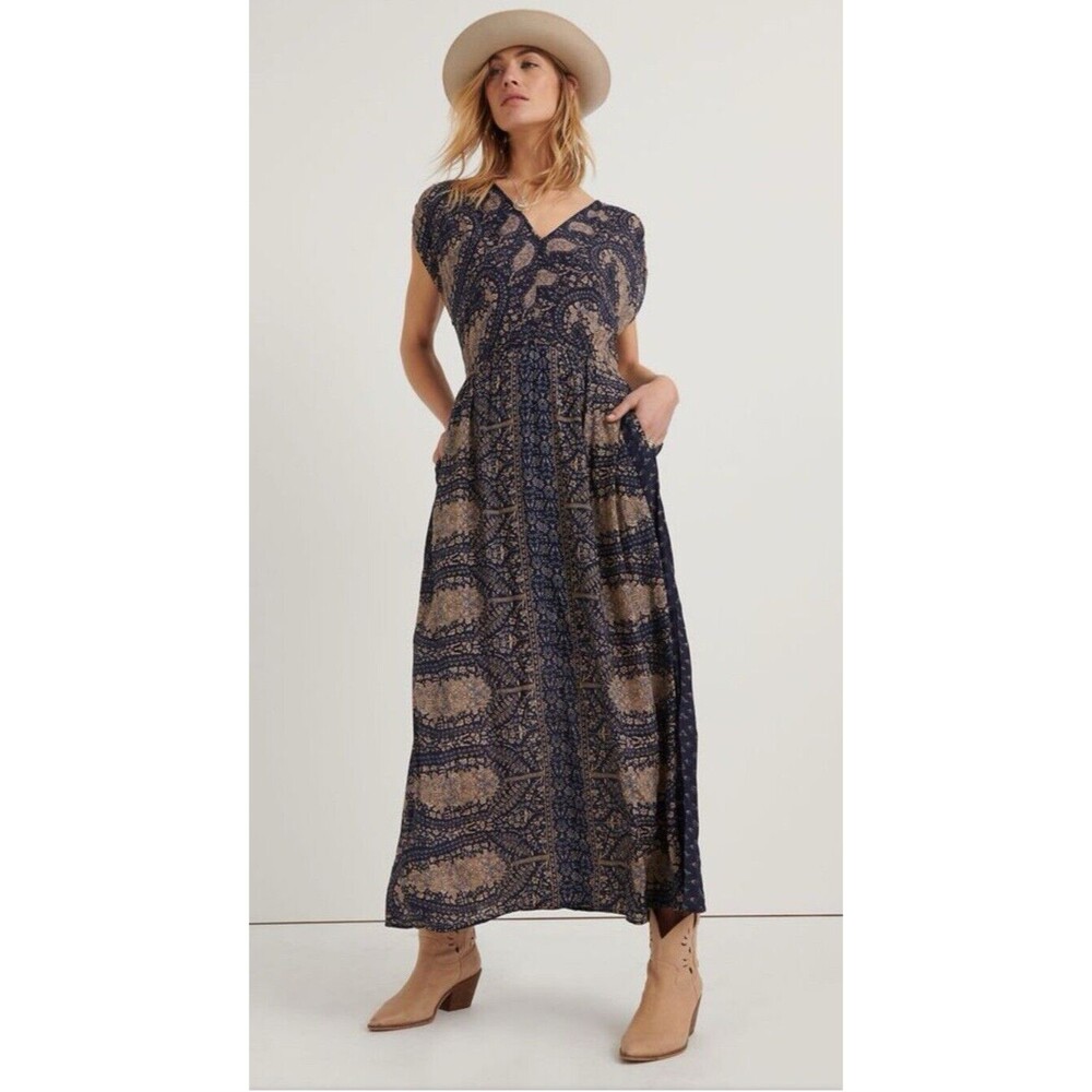 Lucky Brand Navy and Beige Maxi Dress